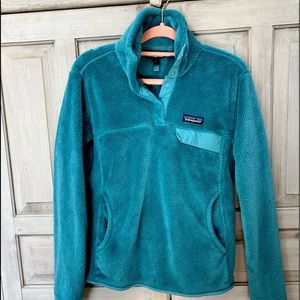Woman’s teal fleece Patagonia